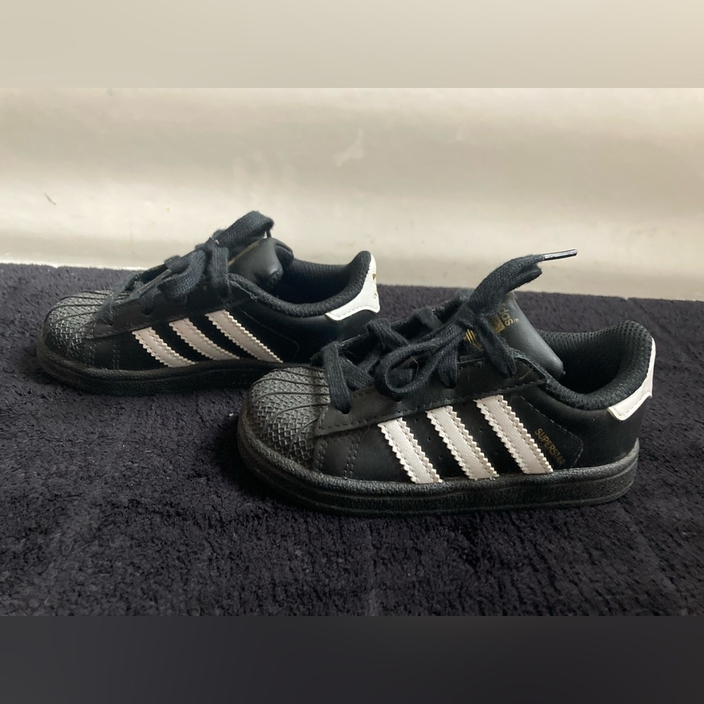 Kid’s ADIDAS SUPERSTAR 3 Stripe Black, Gold, White Sneakers Size 7 c Toddler